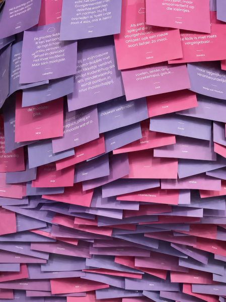 Foto boodschappen op papier grijs en roze